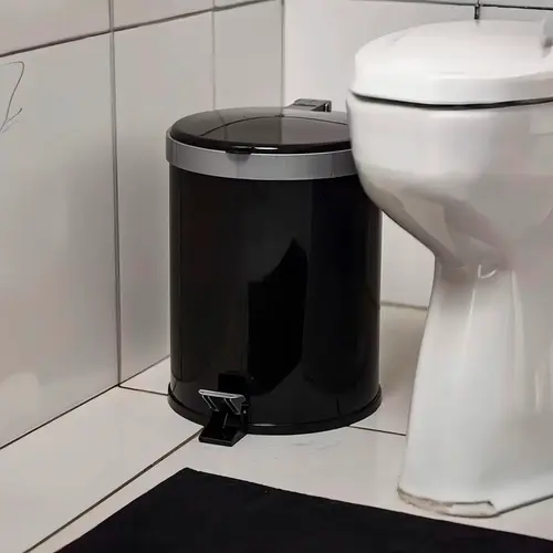Lixeira Plástica com Pedal Preta 12L Viel